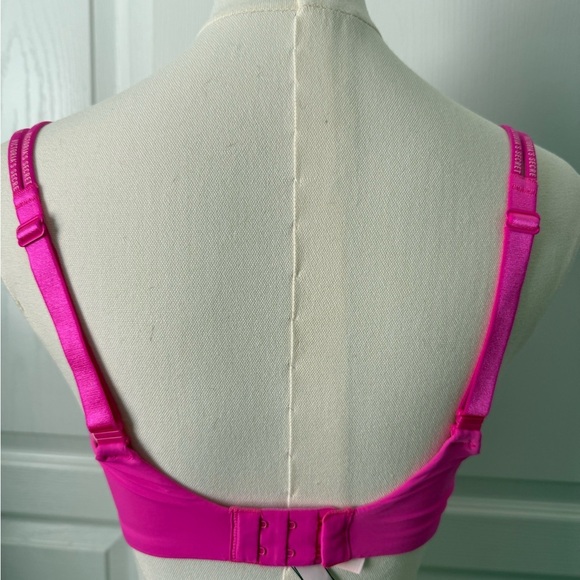 Victoria’s Secret Bra - Picture 4 of 5